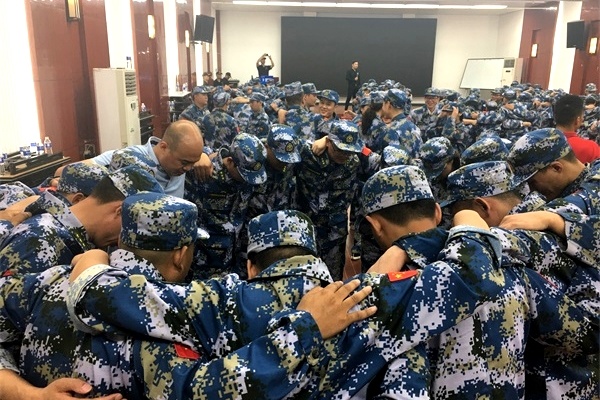 第六屆河南牛商爭霸賽正式開賽，明亮照明全力以赴！